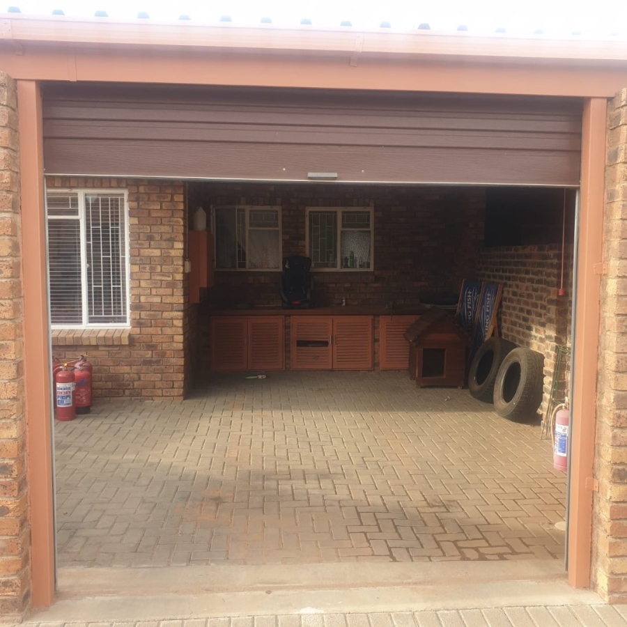 3 Bedroom Property for Sale in Riviera Northern Cape